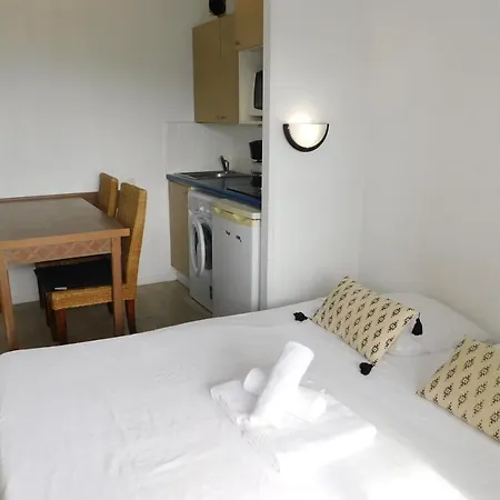 Charming Air-conditioned Studio 'cannes Beach' With Sea View And Pool Apartman