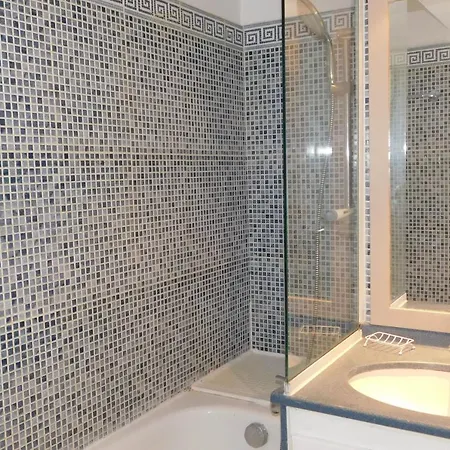 Charming Air-conditioned Studio 'cannes Beach' With Sea View And Pool Apartman