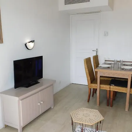 Apartman Charming Air-conditioned Studio 'cannes Beach' With Sea View And Pool